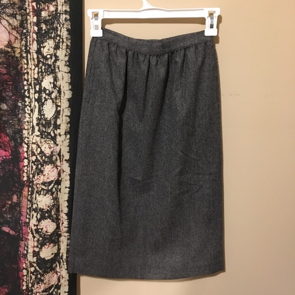 VINTAGE WOOL SKIRT - Picture 2 of 3